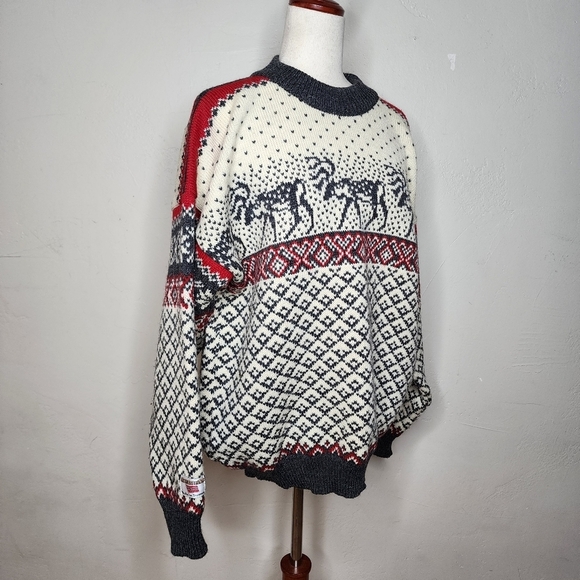 Vintage Nordstrikk 100% Wool Norwegian Fair Isle Reindeer Motif Sweater Size L - Picture 10 of 12